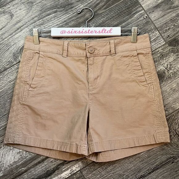 eddie Bauer tan four pockets belt loops embellished sides 4 1/2” length SZ 6 - Picture 5 of 11